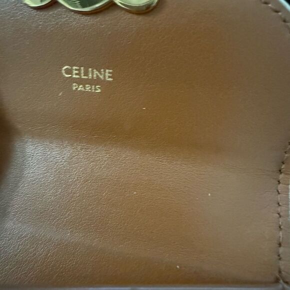 Used in excellent condition Celine wallet  with  gold hardware - Picture 5 of 9